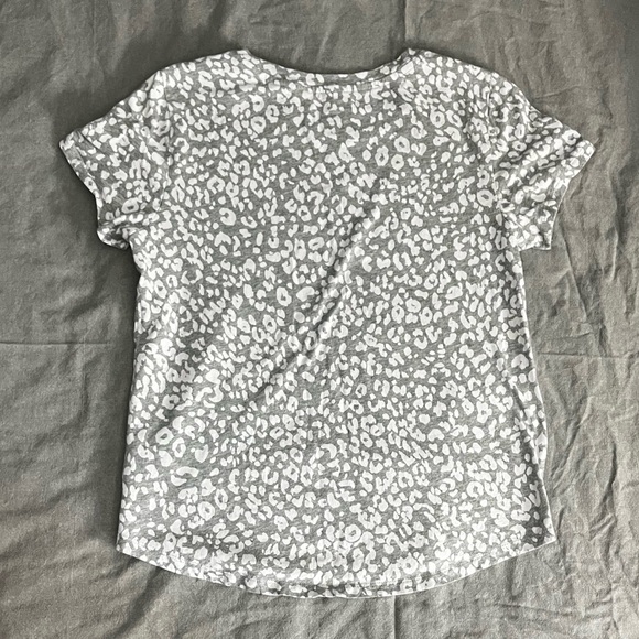 Old Navy Leopard Print Tee - Picture 3 of 5